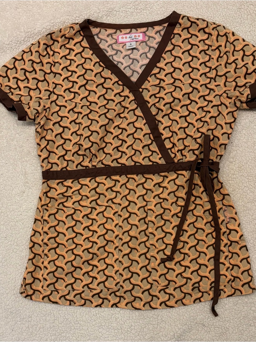 Koi by Kathy Peterson Geometric Print Scrub Top (Size S)